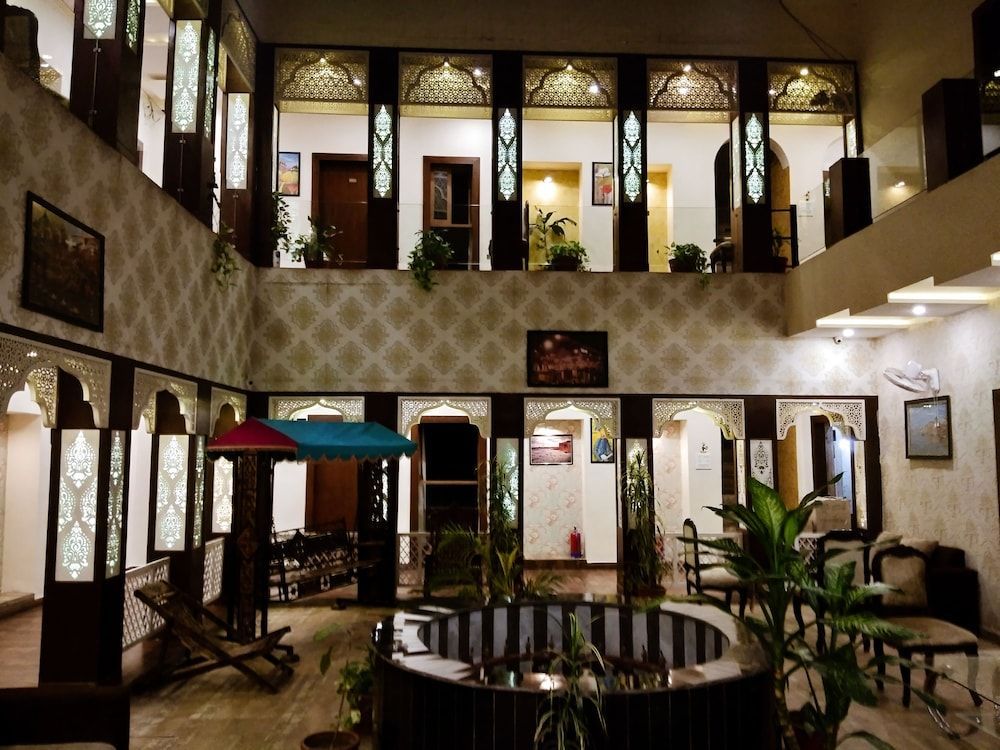 Dwivedi Hotels Sri Omkar Palace 1