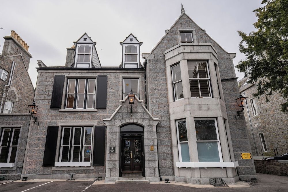 The Dutch Mill Hotel 1