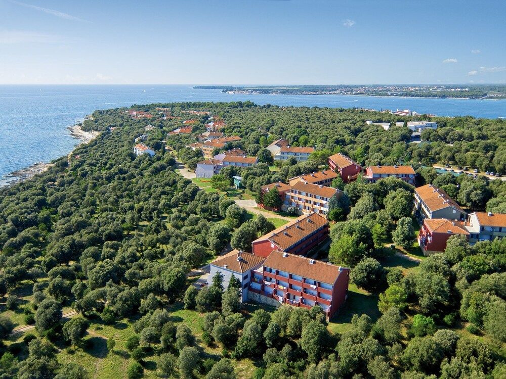 Lanterna Resort 1