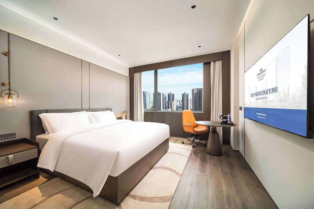 Howard Johnson Royal Hotel Shenzhen 1