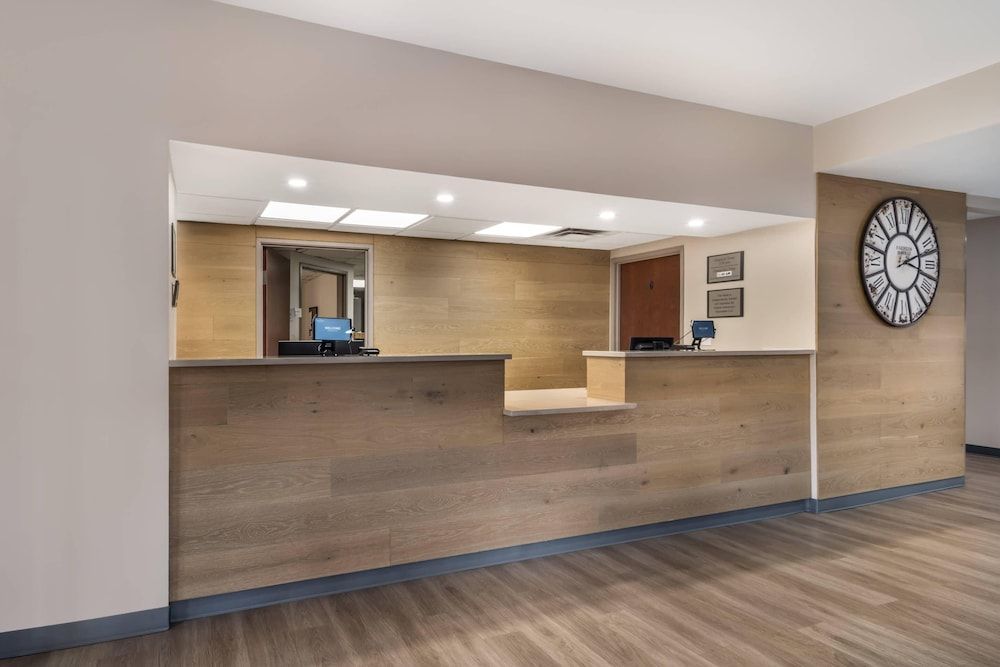 Country Inn & Suites by Radisson, Shelby, NC 2