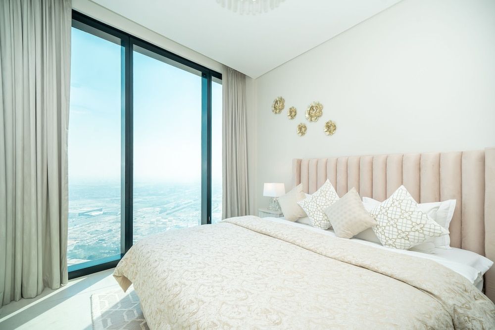 Jumeirah Gate Tower - Luton Vacation Homes 1