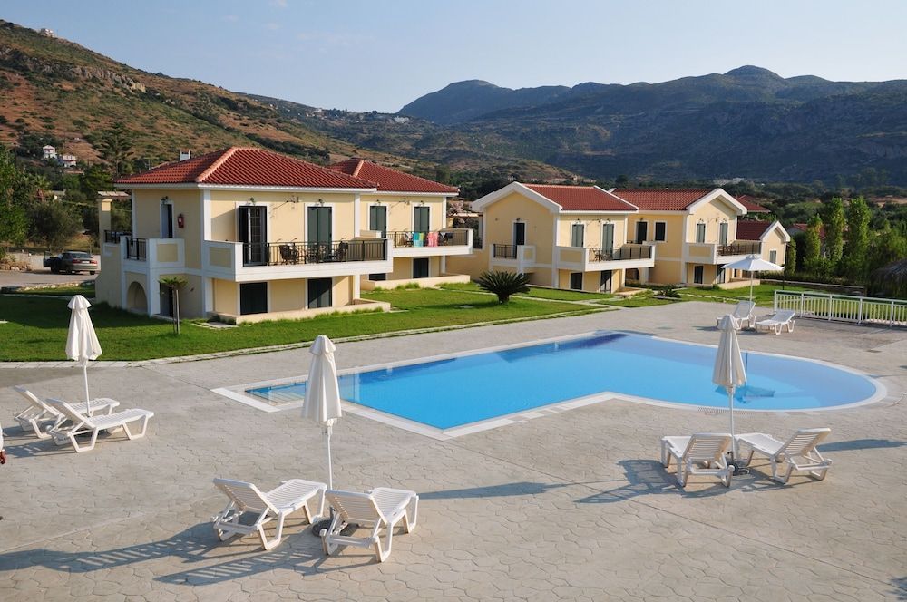 Captain's Villas 1