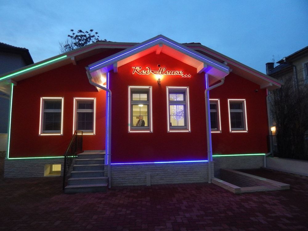 Red House 1