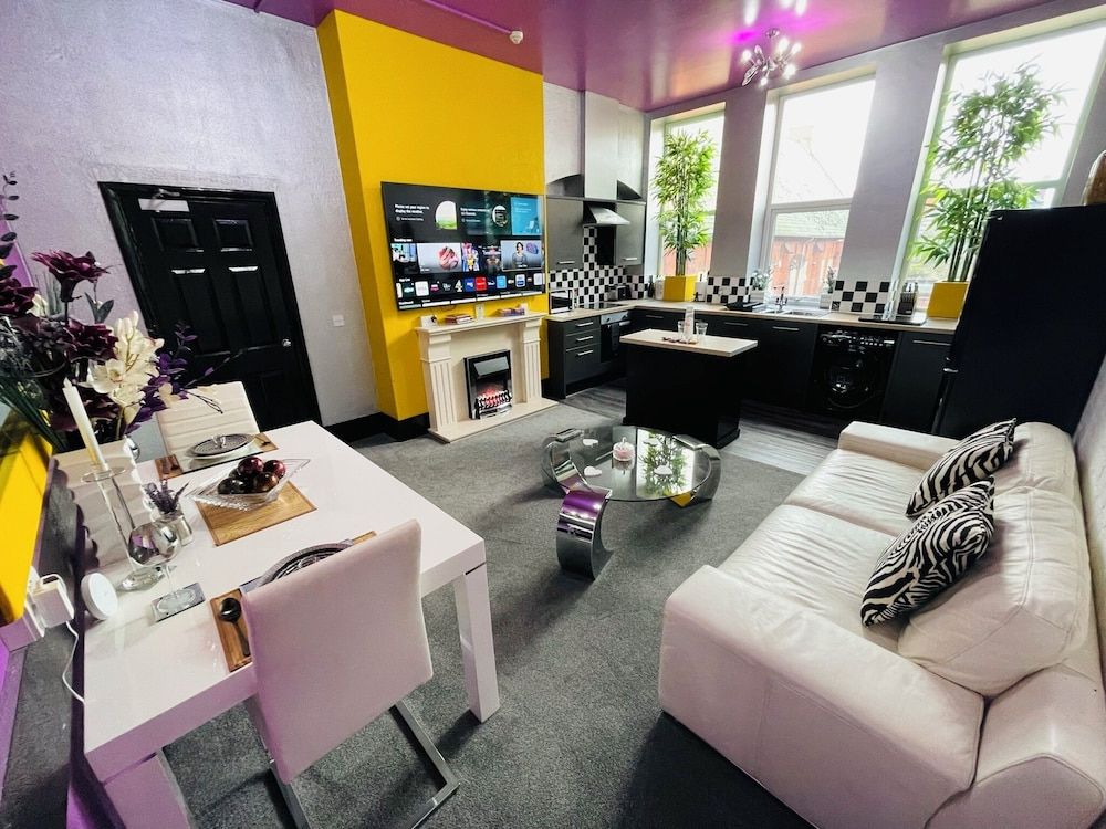 PHOENIX Apartments 1