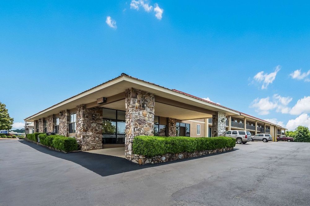 Quality Inn & Suites Hot Springs-Lake Hamilton 1