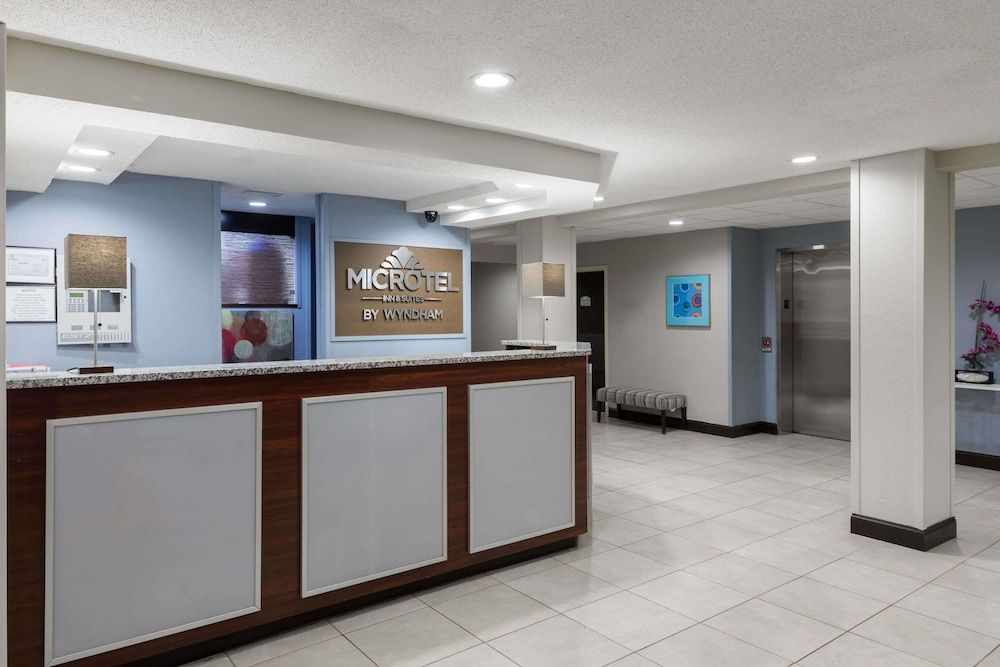 Microtel Inn & Suites by Wyndham Greenville / Woodruff Rd 2