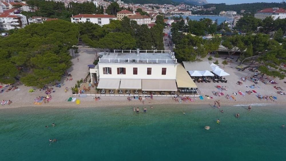 Beach rooms Riviera 1
