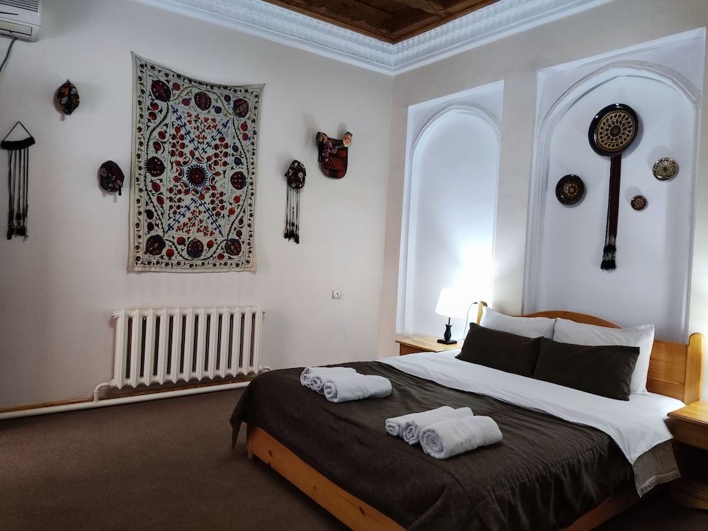 Ziyobaxsh Hotel 1