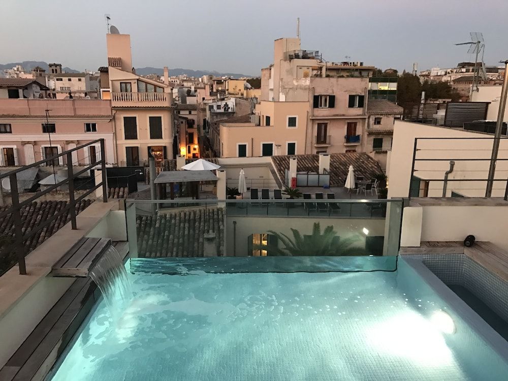 Petit Palace Hotel Tres 1