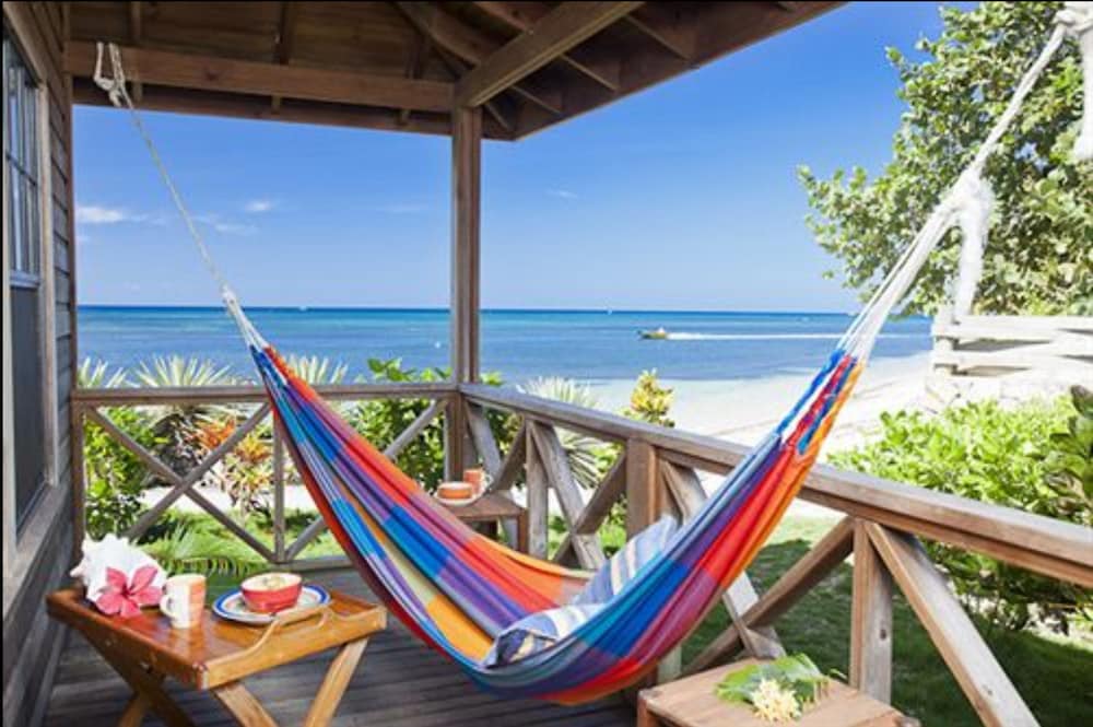 Las Rocas Resort and Dive Center 1