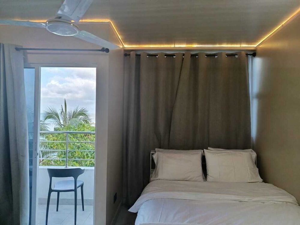 Portia Beach Grand 2