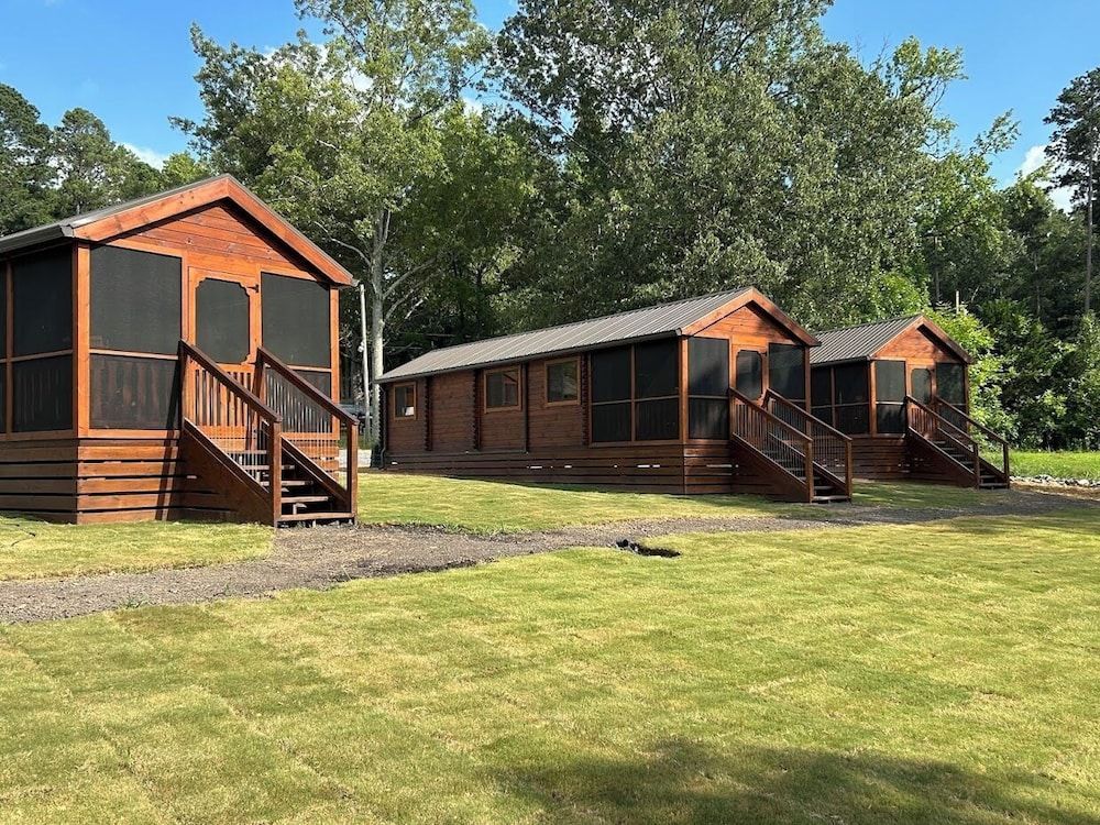Cowan Creek Lodges 1