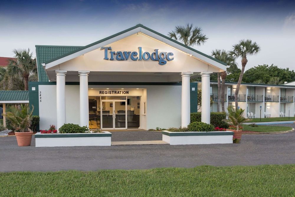 Travelodge by Wyndham Lakeland 1