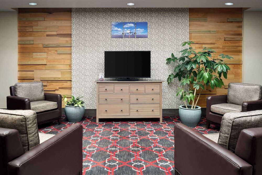 Wyndham Garden Inn Pittsburgh Airport 2
