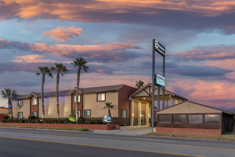 Best Western Desert Winds 1