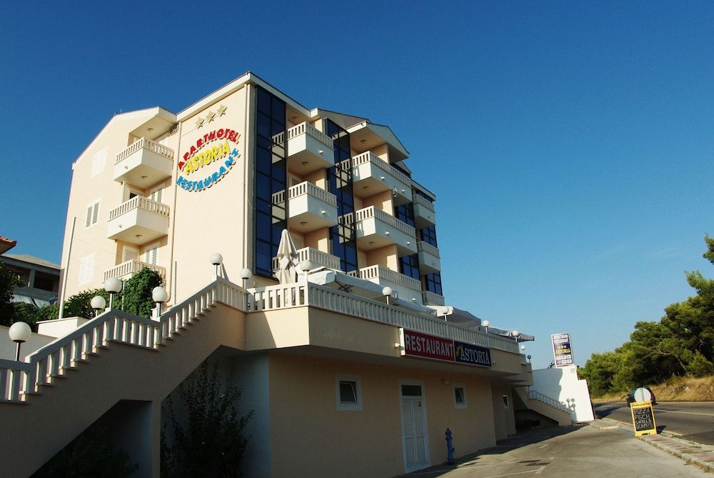 Apartments and Rooms Astoria 1
