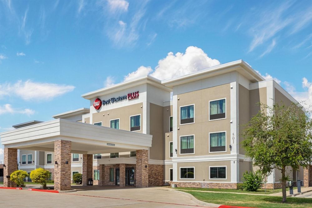 Best Western Plus Bay City Inn & Suites 1