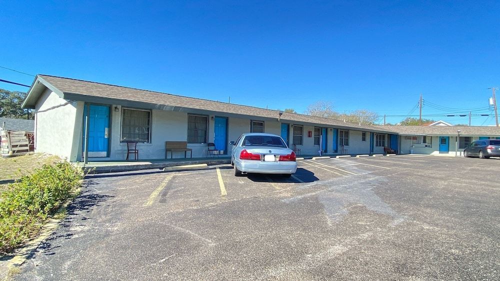 Tropic Motel 1