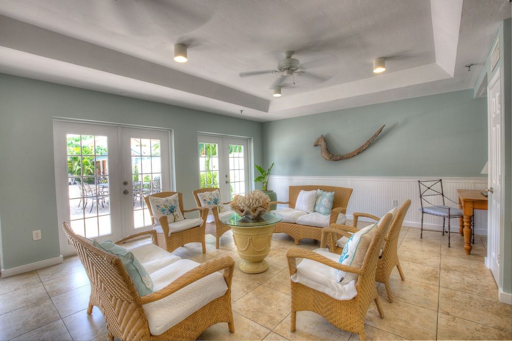 Naples Garden Inn 2
