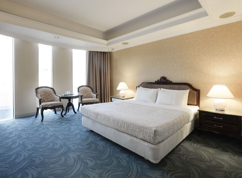 Forbes Hotel 1