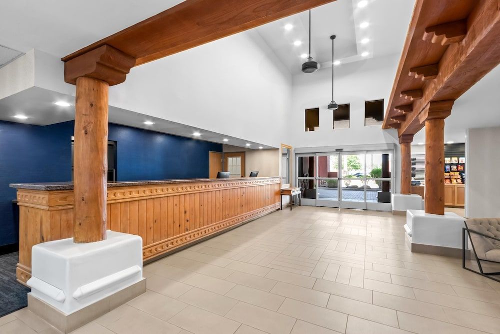 Red Lion Inn & Suites Goodyear Phoenix 2