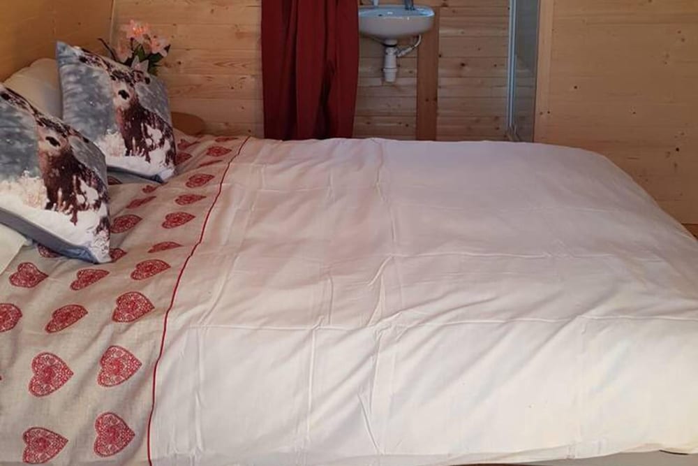 Glamping Pod in St Austell Sleeps 2 with Spa Pool 2