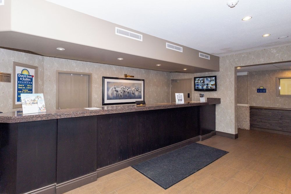 Days Inn & Suites by Wyndham Brandon 2