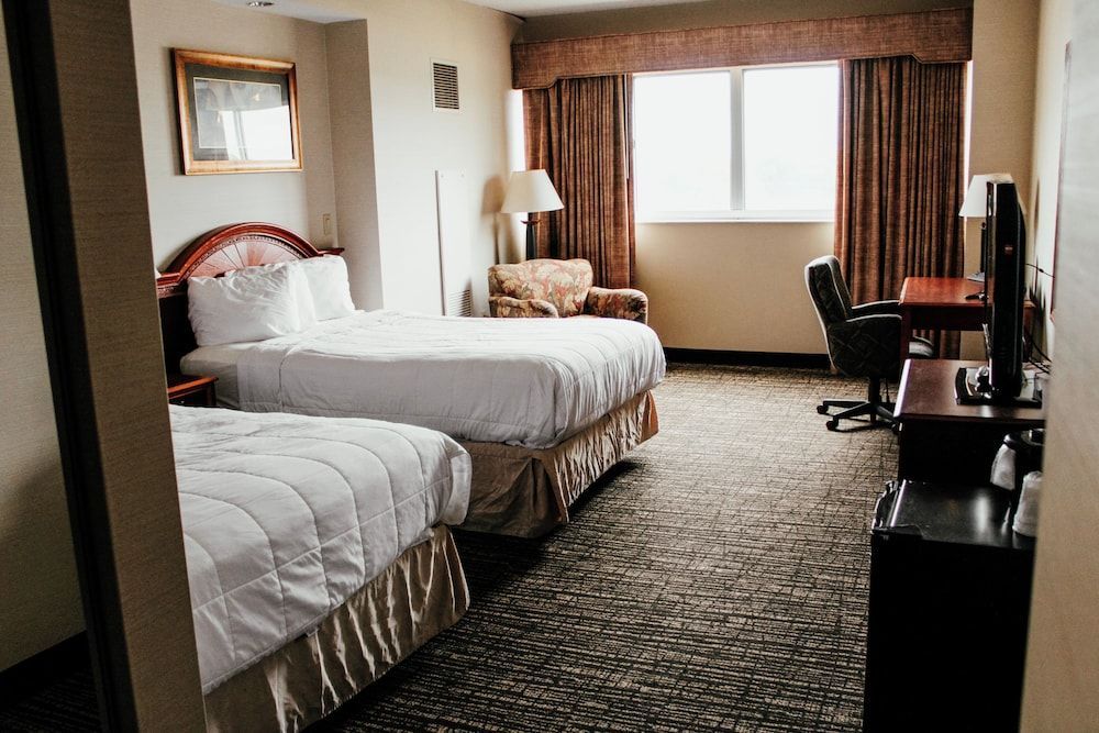 Hotel Topeka at City Center 2