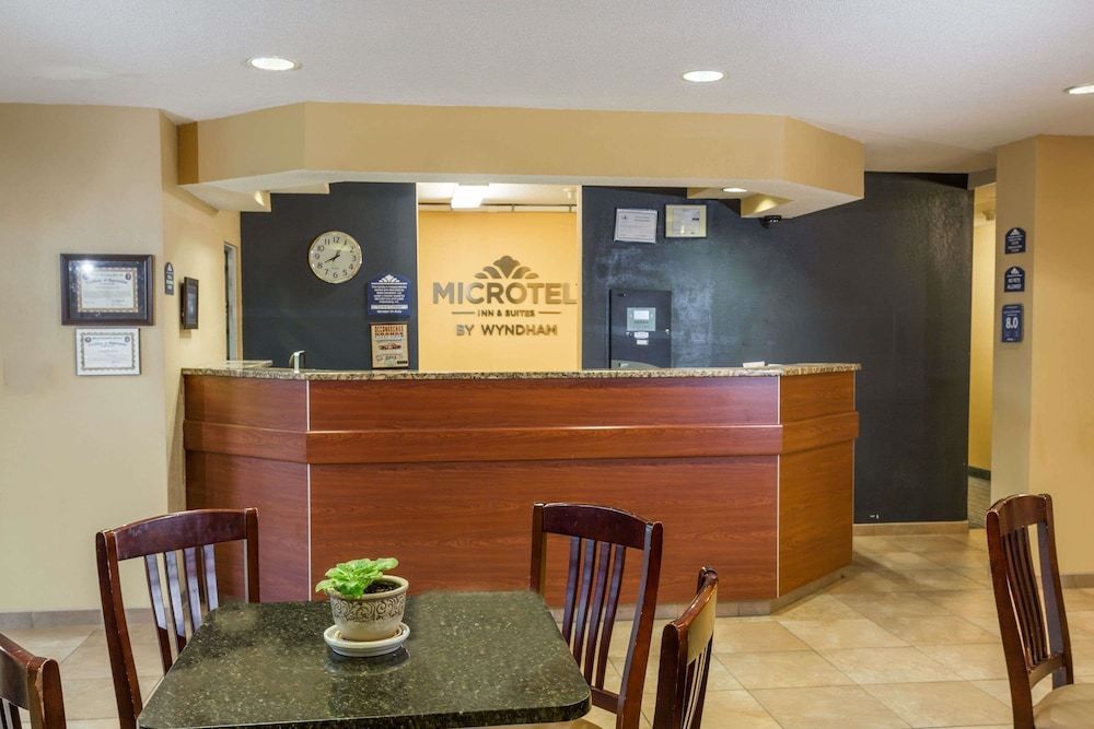 Microtel Inn & Suites by Wyndham Hillsborough 2