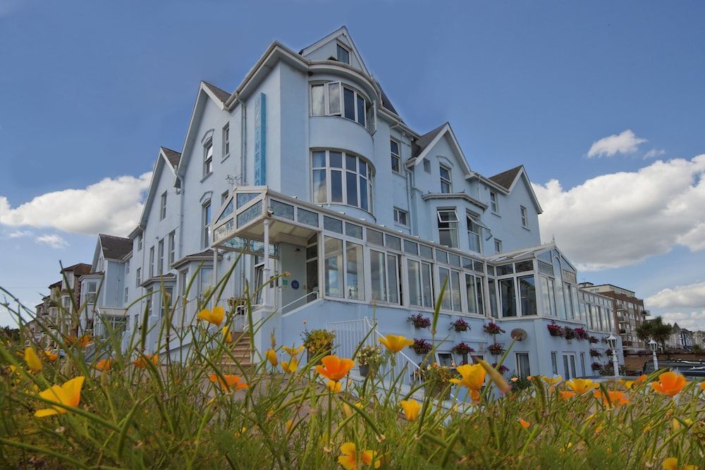Marine Hotel 1