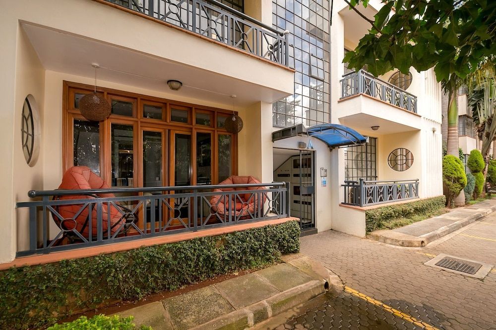 Meltonia Luxury Suites 2