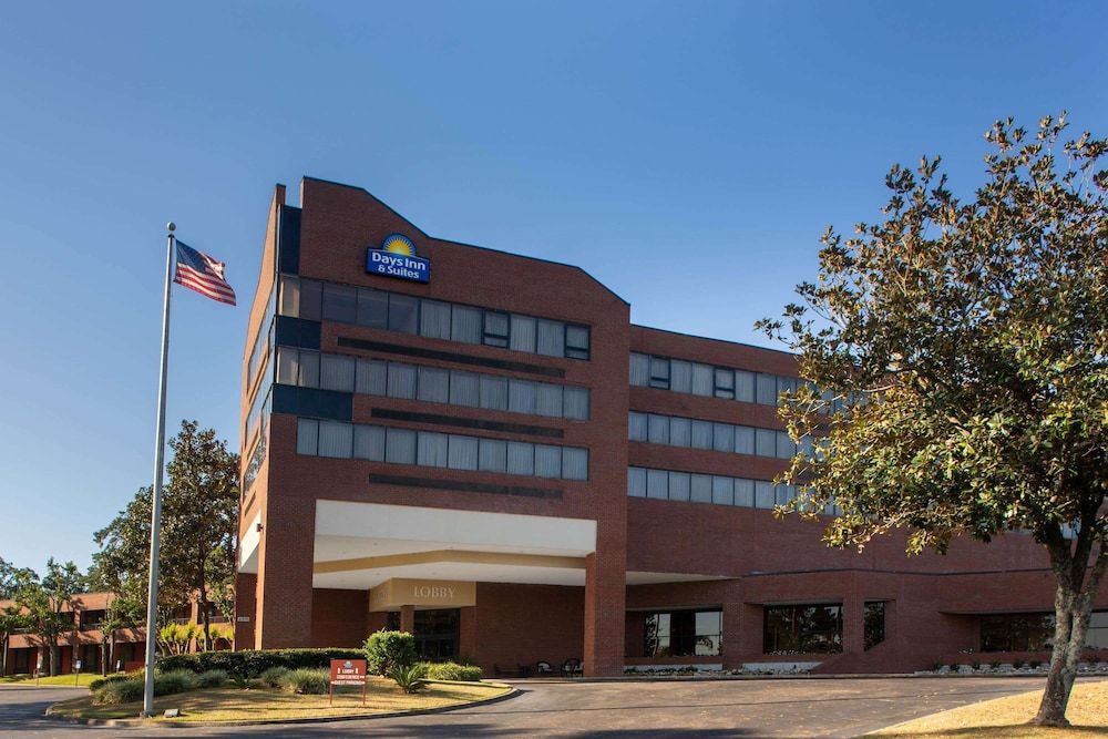 Days Inn & Suites by Wyndham Tallahassee Conf Center I-10 1