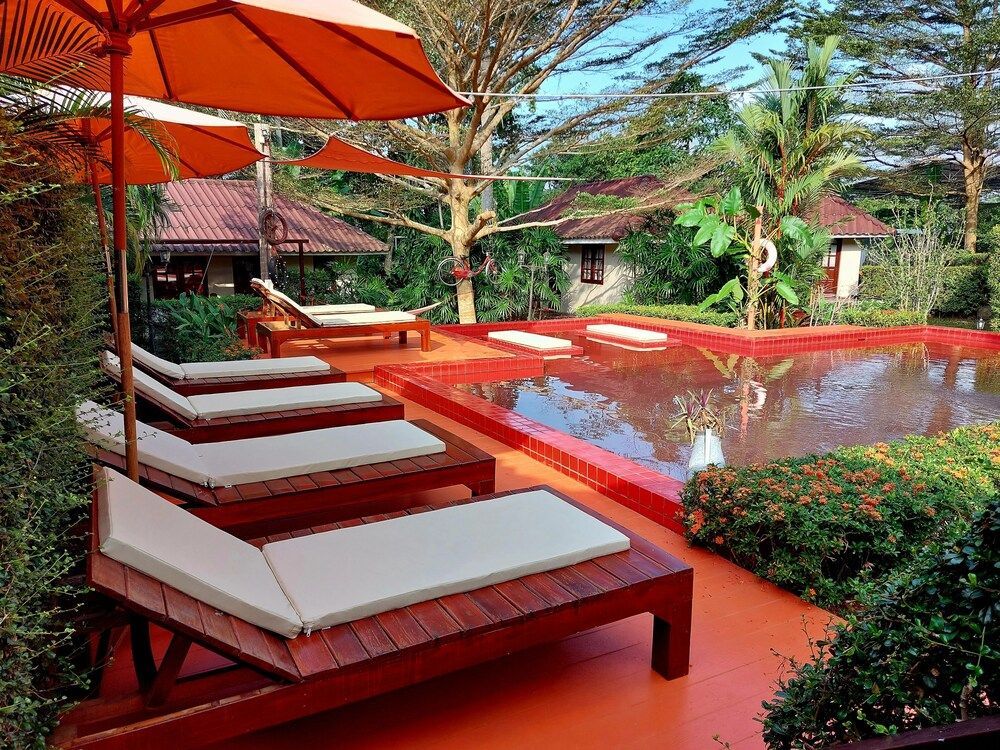 Red Moon Hideaway 1