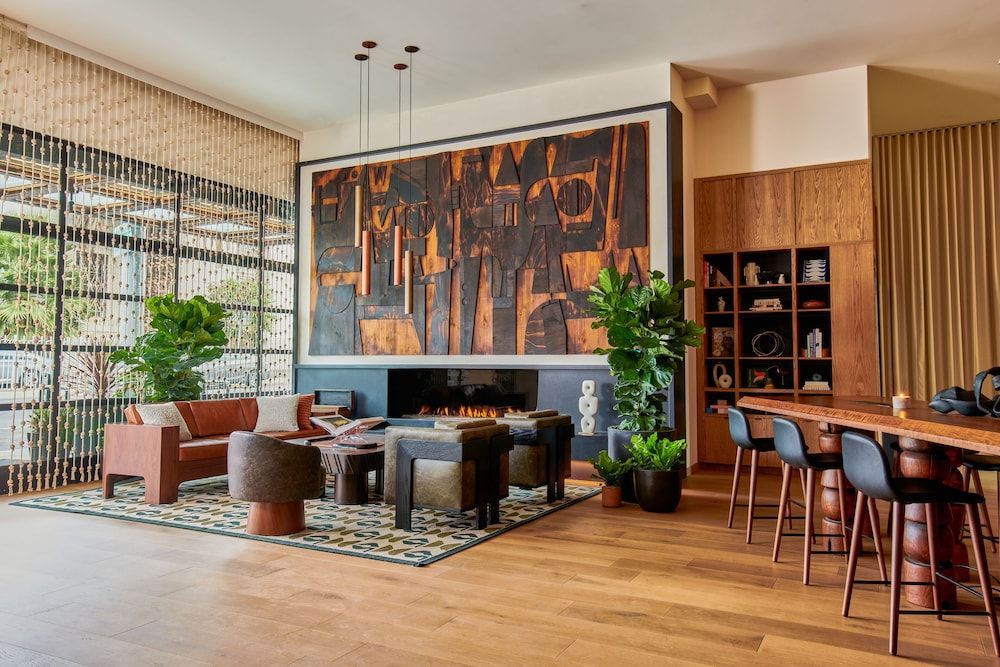 HOLLYWOOD VOLUME, a Tribute Portfolio Hotel 2
