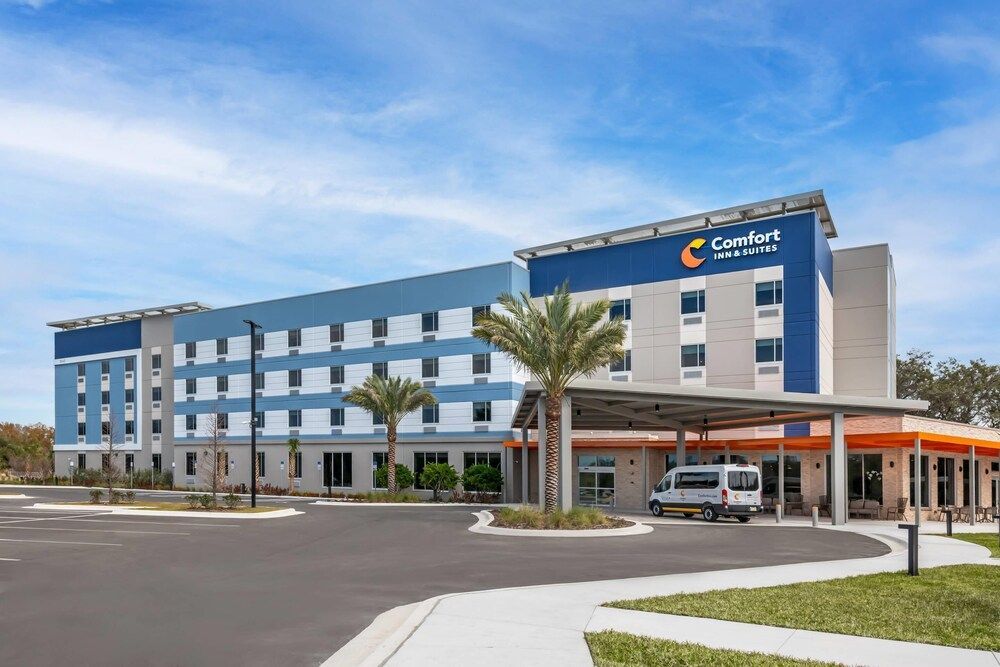 Comfort Inn & Suites Orlando Sanford Airport 1