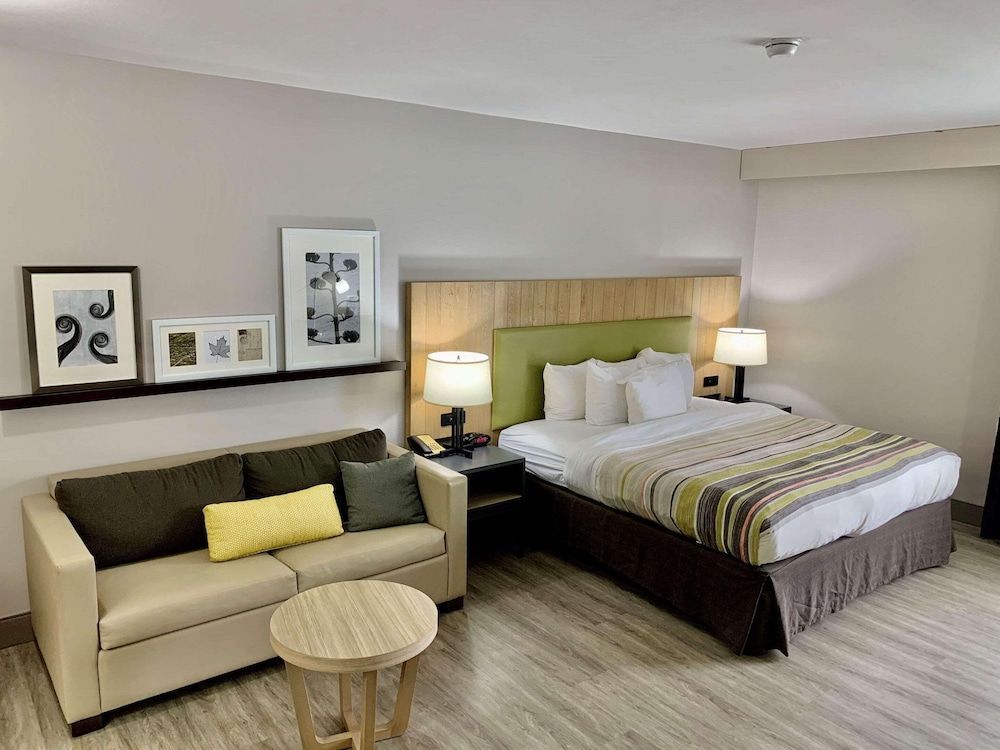 Country Inn & Suites by Radisson, Sandusky South, OH 1