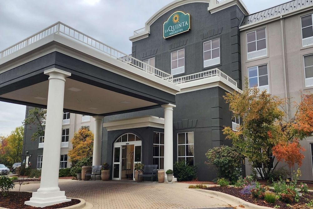 La Quinta by Wyndham Milwaukee SW New Berlin 1
