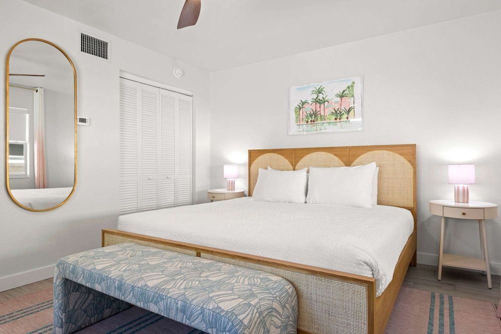 Studio w/ King Bed Heated Pool, Steps to Beach! 1