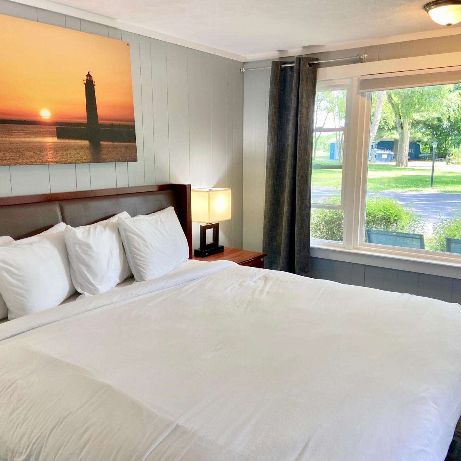 Elk Rapids Lakeshore Inn 2