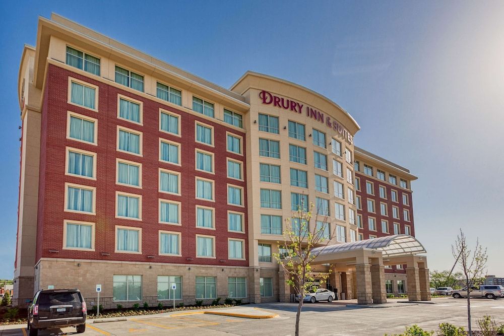 Drury Inn & Suites Iowa City Coralville 1