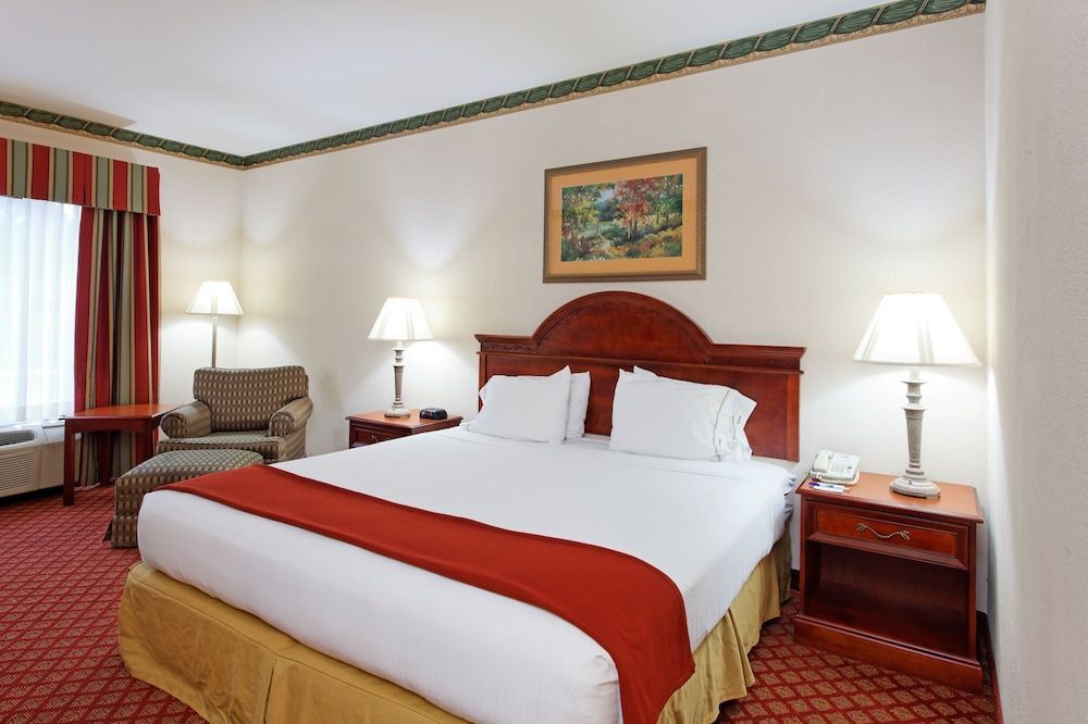 Holiday Inn Express & Suites TUPELO by IHG 2