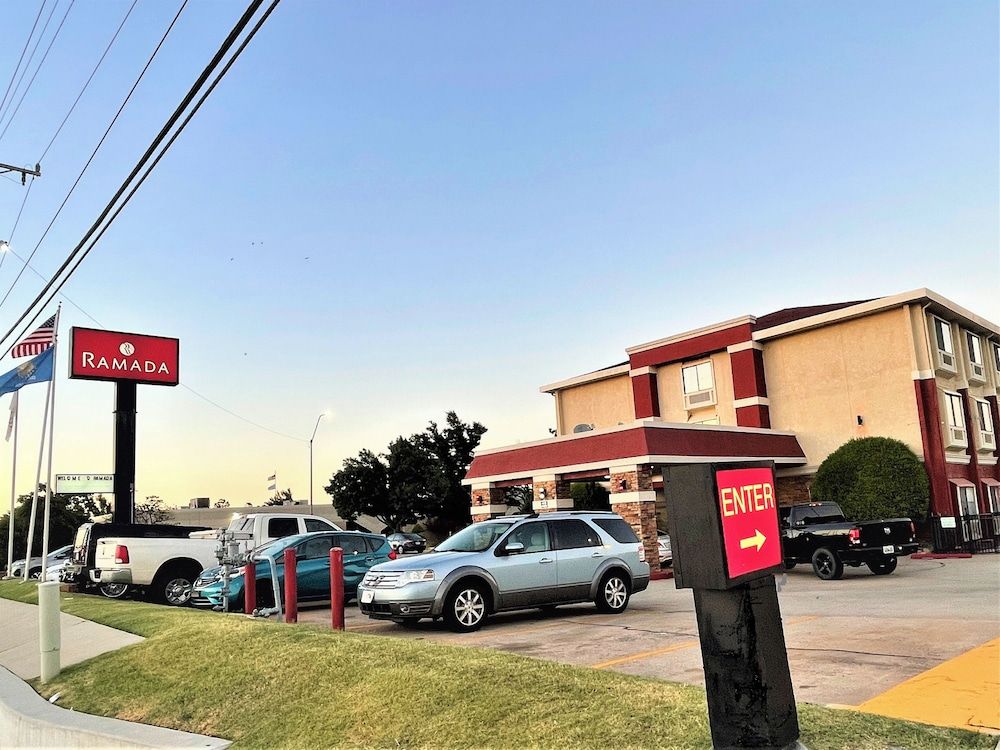 Ramada by Wyndham Oklahoma City Airport North 1