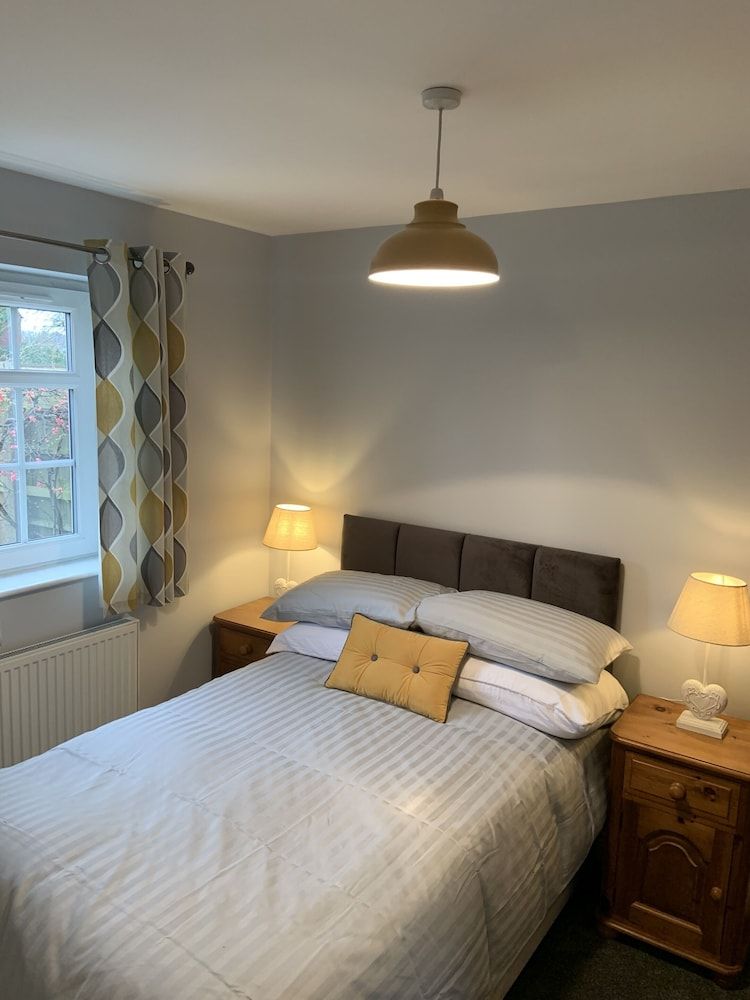 Hursley Lodge 2