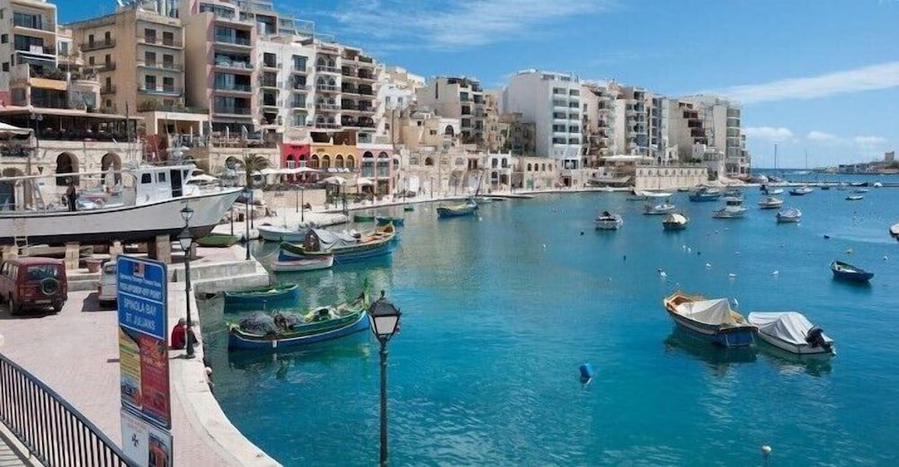 Bookarest Hostel Malta 1