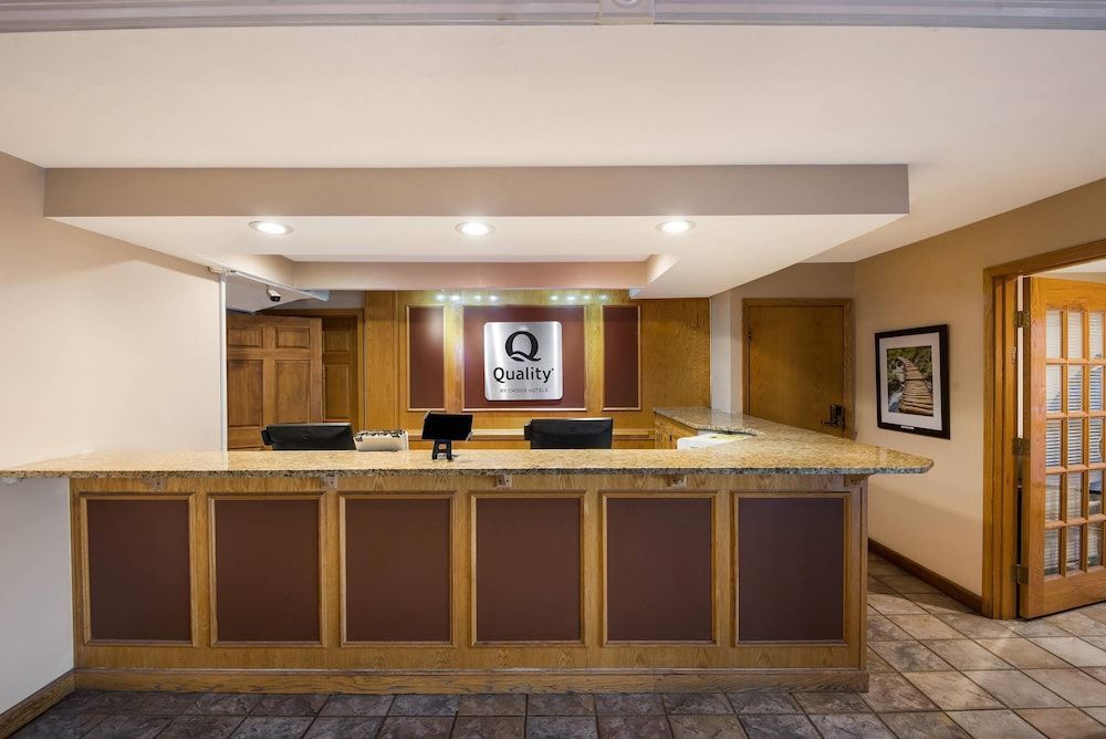 Quality Inn & Suites Cincinnati I-275 2