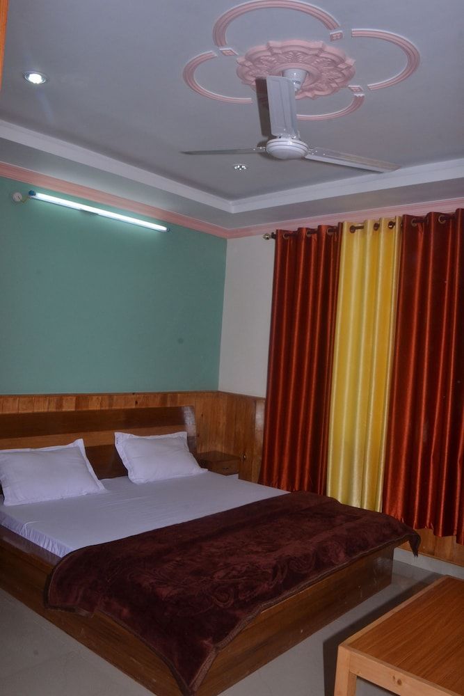 Hotel Hill Town 2