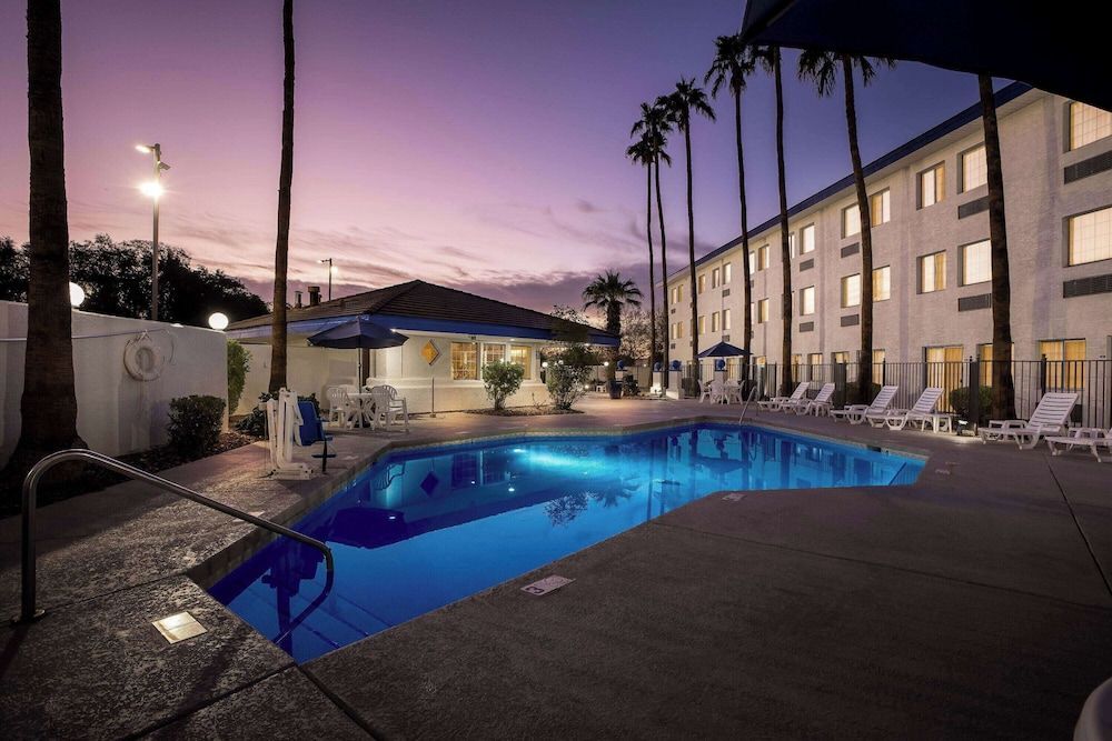 Days Inn & Suites by Wyndham Mesa Near Phoenix 1
