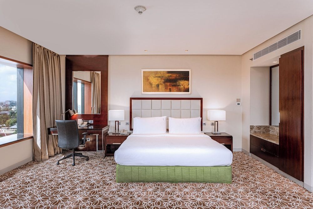 Holiday Inn COCHIN by IHG 2