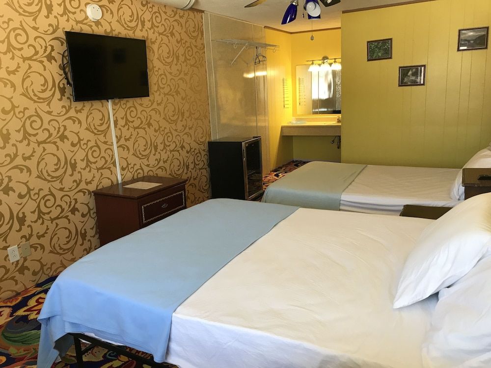 Heritage Inn Mahomet 1